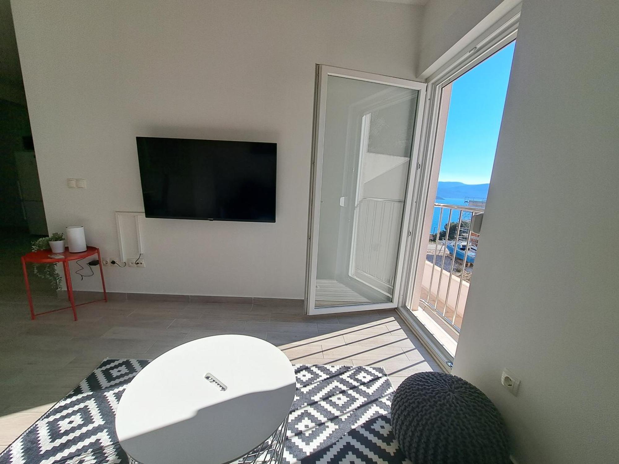 Apartment Charlie Komarna Bagian luar foto