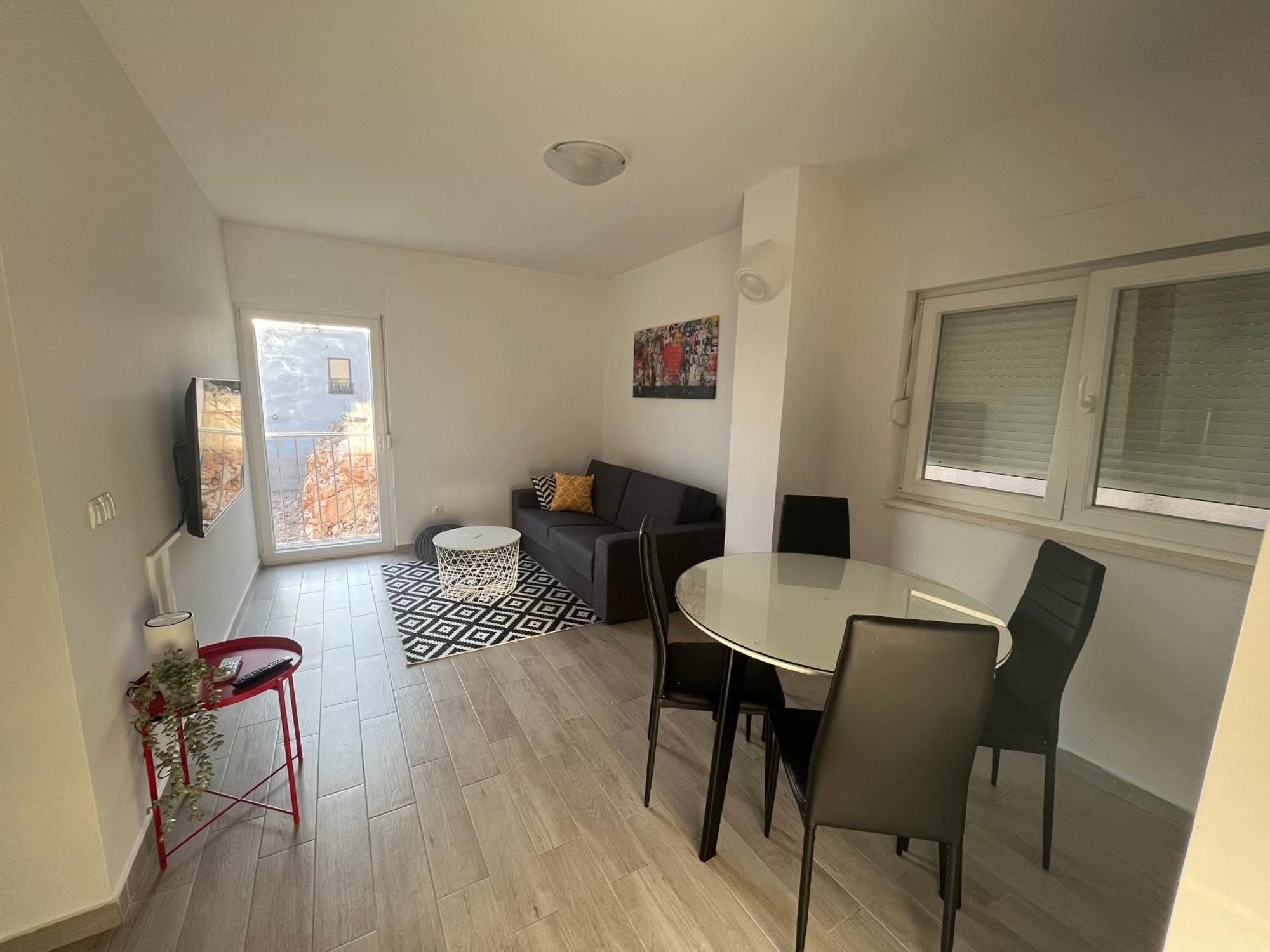 Apartment Charlie Komarna Bagian luar foto
