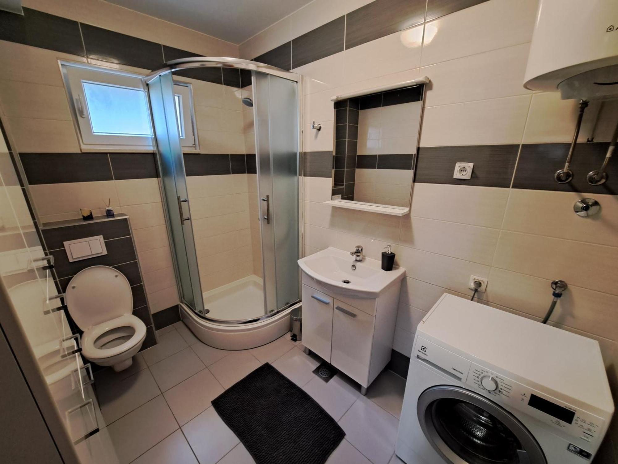 Apartment Charlie Komarna Bagian luar foto