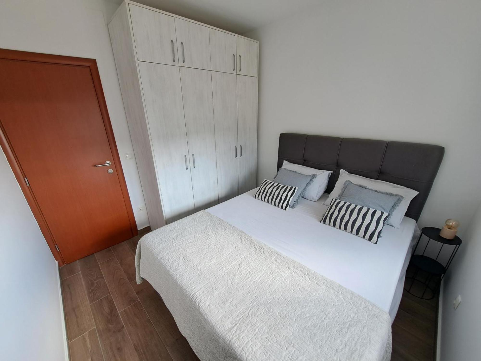 Apartment Charlie Komarna Bagian luar foto